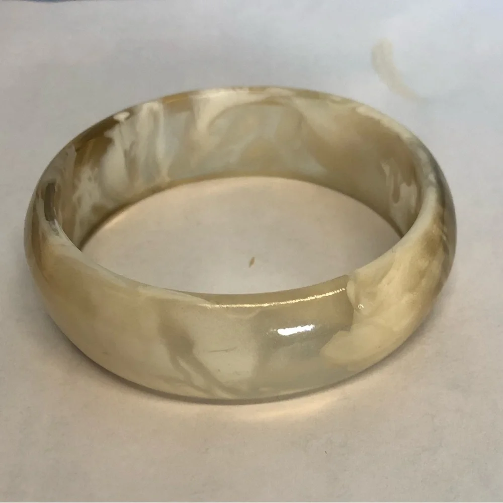 Cream & Gold Marbled Resin Bangle Bracelet - Elegant Women’s Accessory